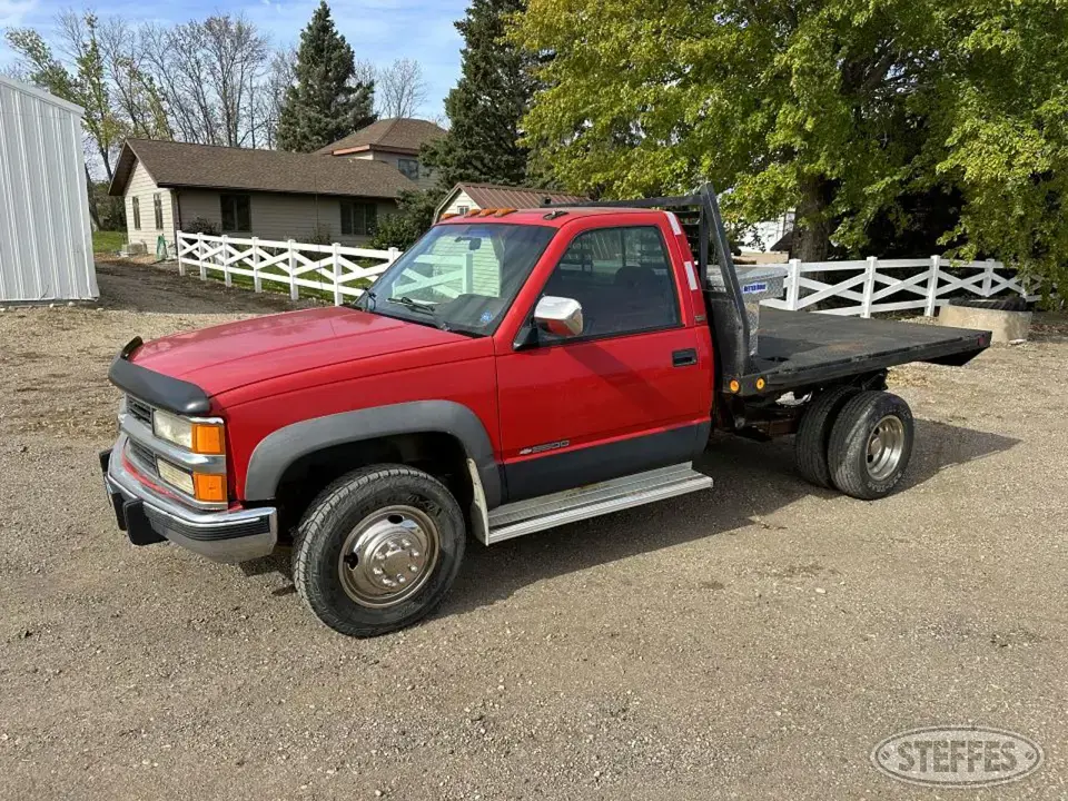 1994 Chevrolet Silverado Cab and Chassis Truck