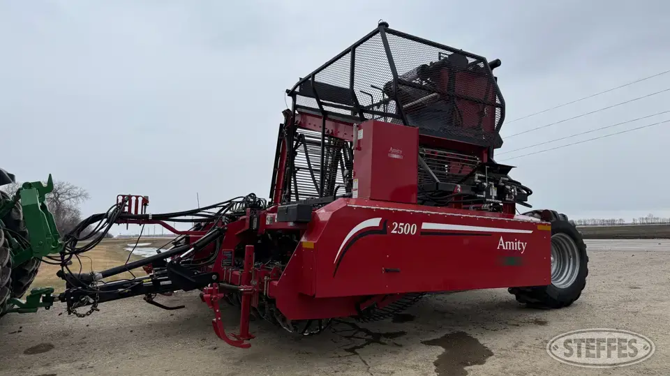 2019 Amity 2500 Sugarbeet Harvester