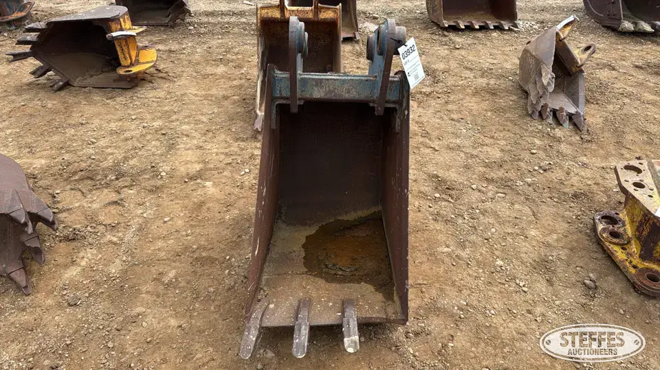 Attachments International loader backhoe bucket Loader Backhoe Attachment
