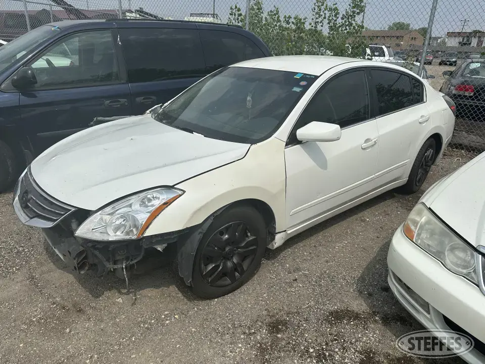 2012 Nissan Altima S Car