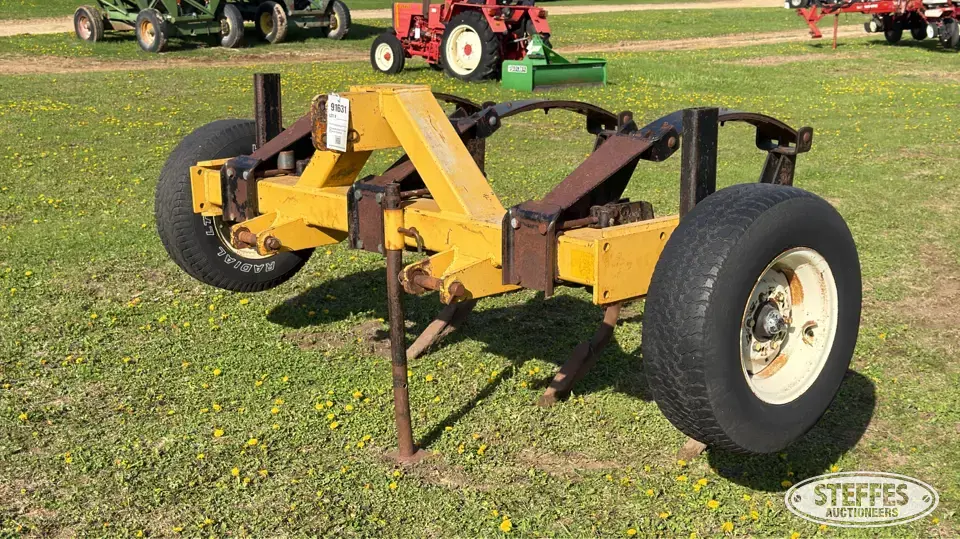 Landoll 1603S-30 Ripper