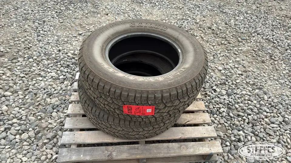 (2) Sailun 275/70R18 tires Passenger-Light Truck Tire