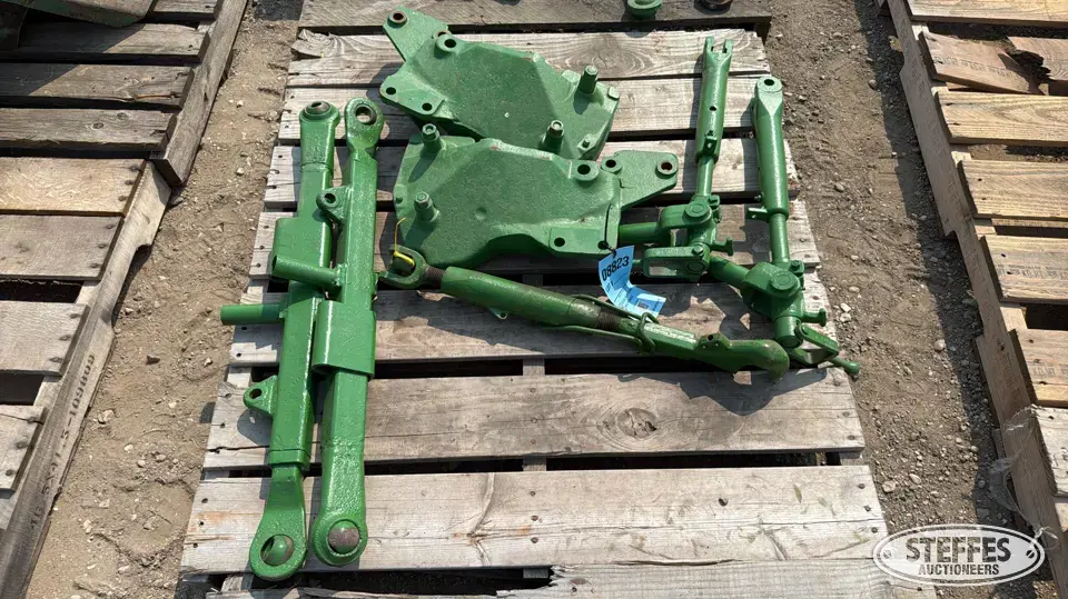 John Deere 3 pt. arms Tractor Part