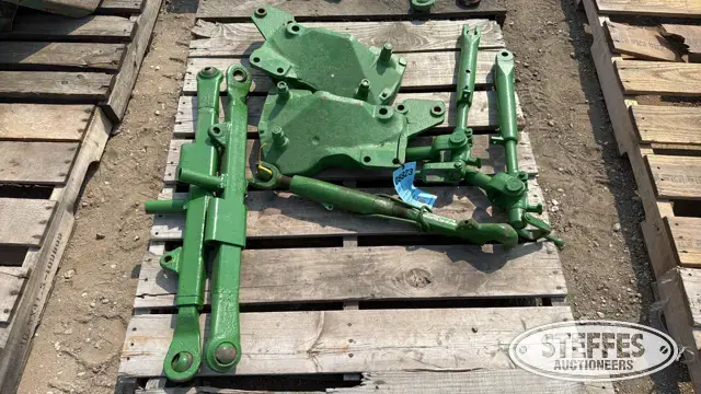 John Deere 3 pt. arms