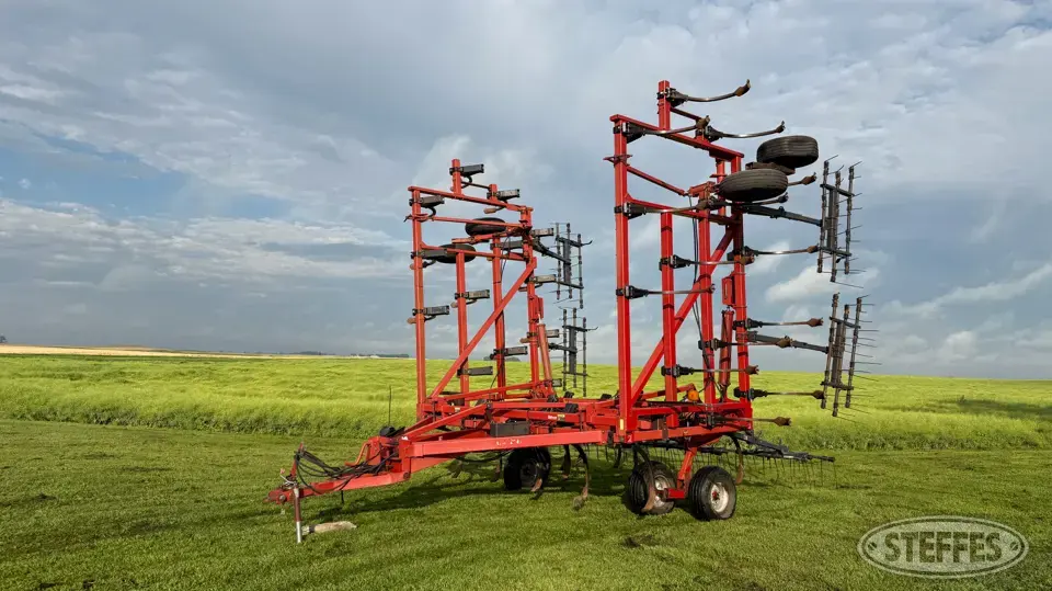 Case IH 5800 Chisel Plow