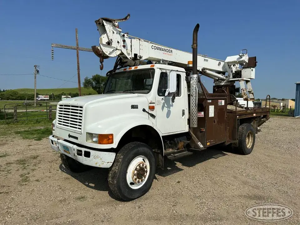 1996 International 4800 Specialty Truck