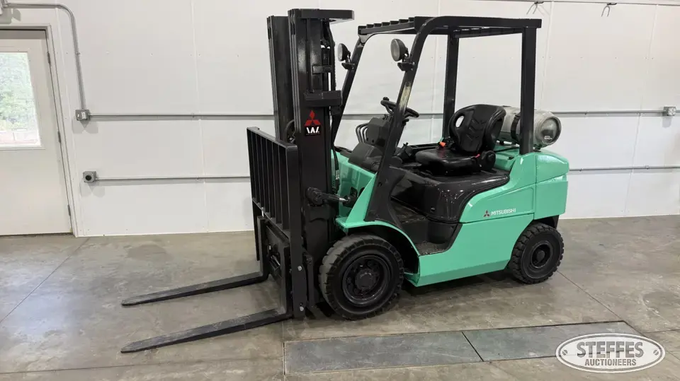 Mitsubishi FG25N Warehouse Forklift