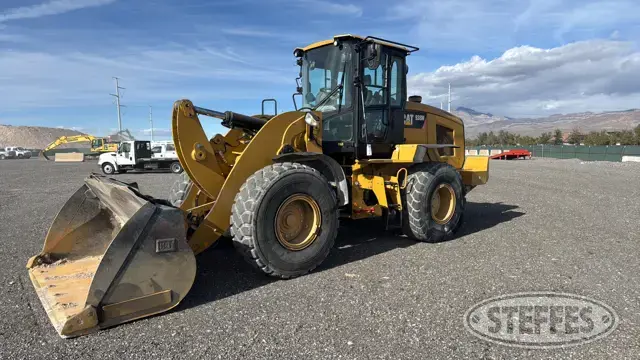 2017 CAT 938M