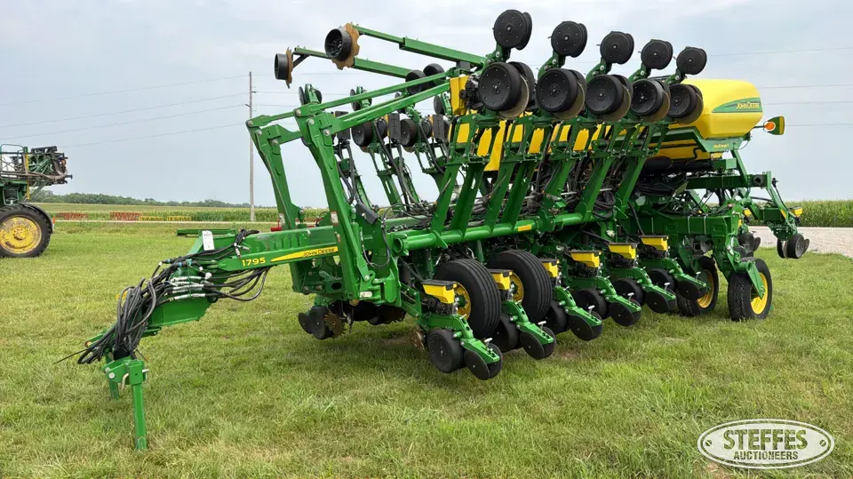 2014 John Deere 1795 12 or More Row Planter