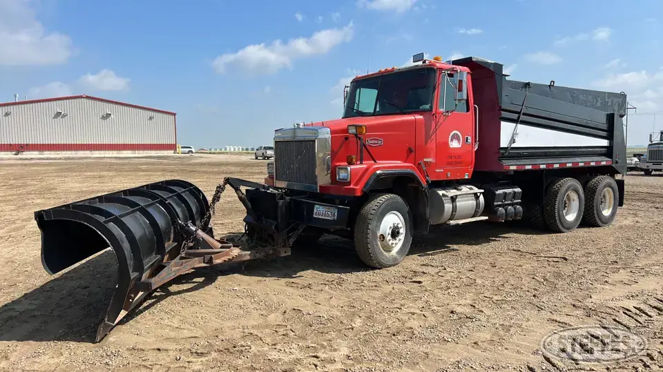 1997 Volvo Autocar Plow-Spreader Truck