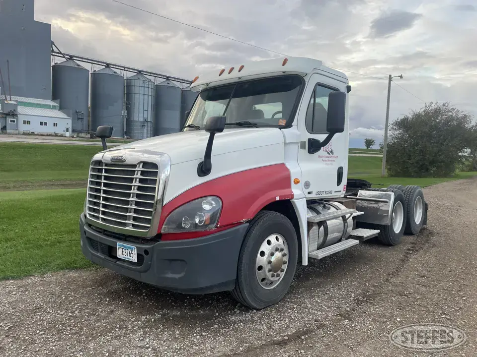 2012 Freightliner Cascadia Conventional Truck without Sleeper