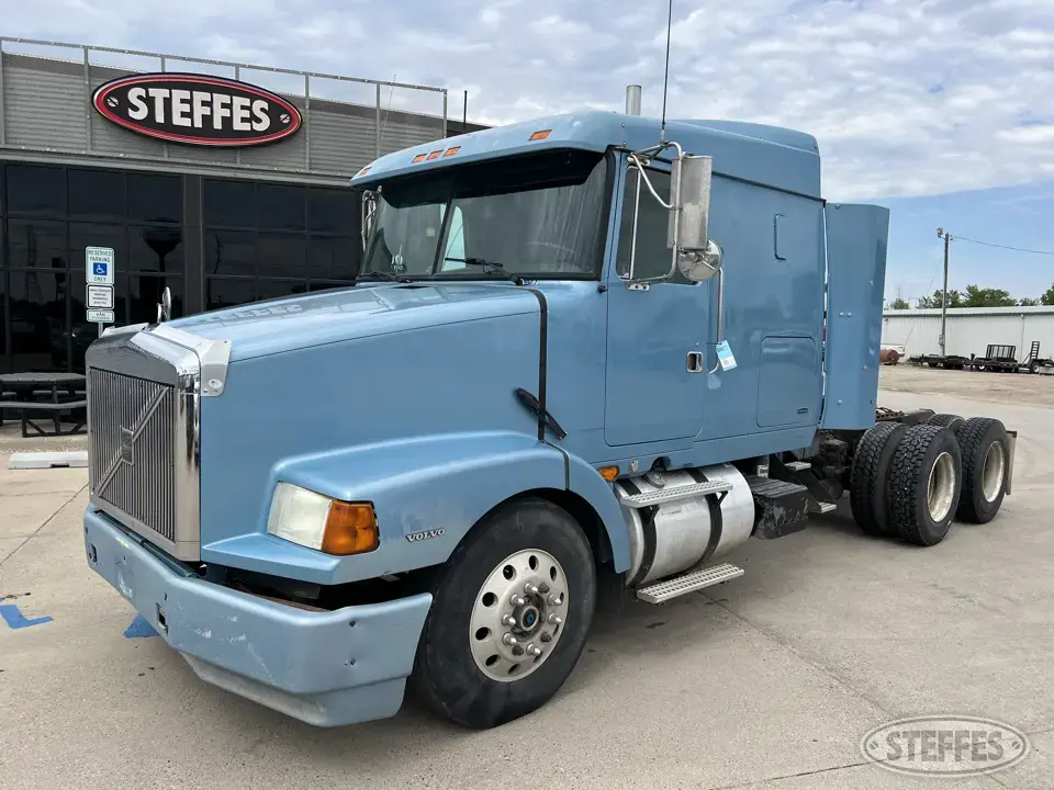 1996 Volvo Conventional Truck with Sleeper