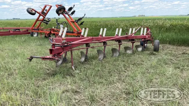 International 720