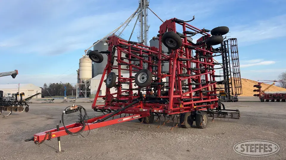 2014 Case IH Tigermate 200 Field Cultivator