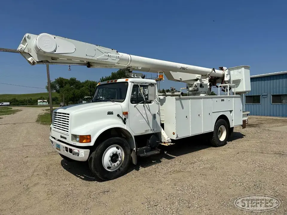 2001 International 4700 Specialty Truck