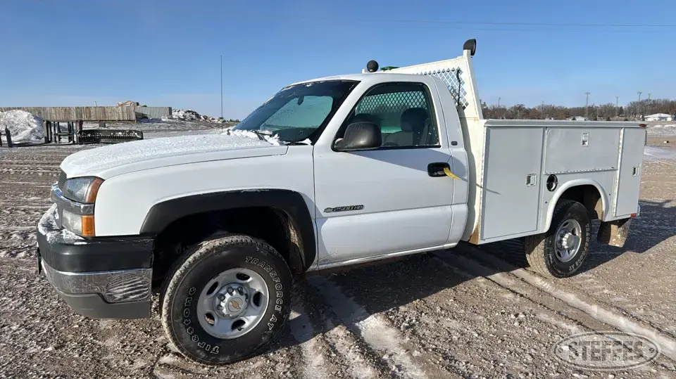 2003 Chevrolet Silverado 2500 HD Service Utility Truck
