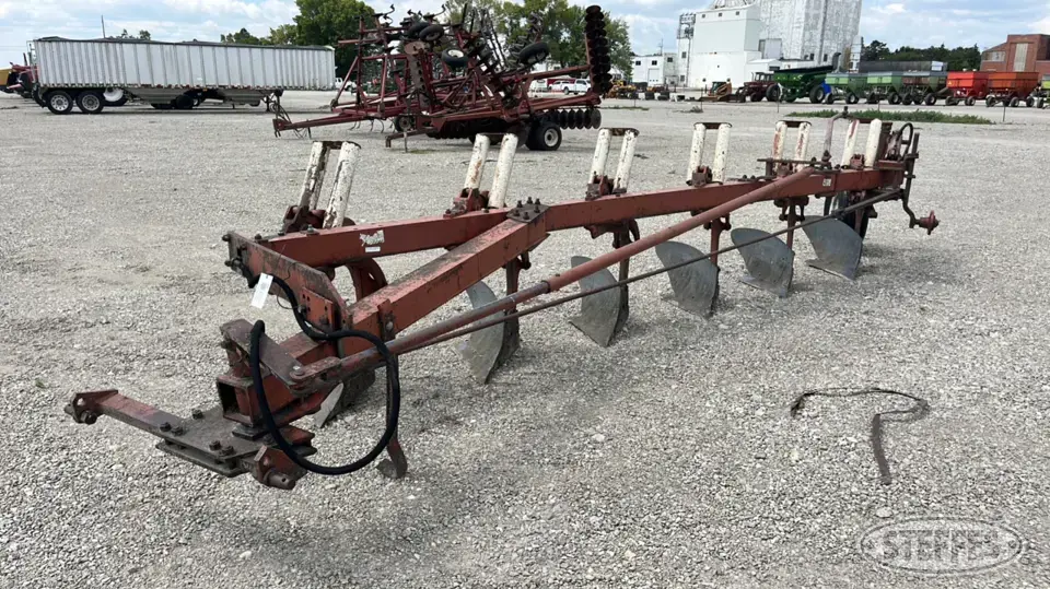 International 710 Plow
