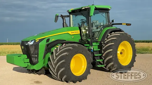 2023 John Deere 8R 370