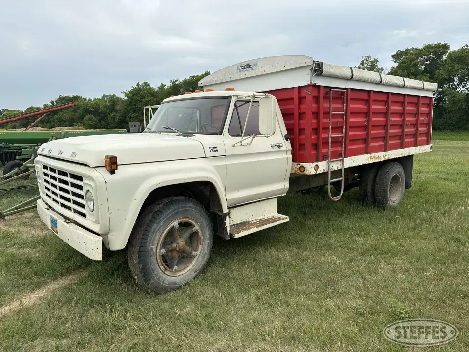 1975 Ford F600 Single Axle Boxed Truck