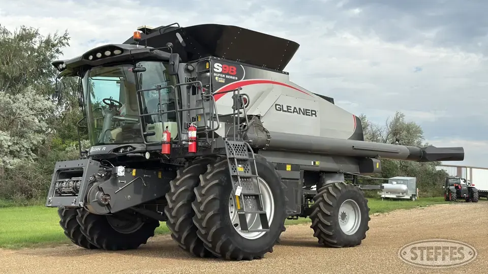 2018 Gleaner S98 Combine