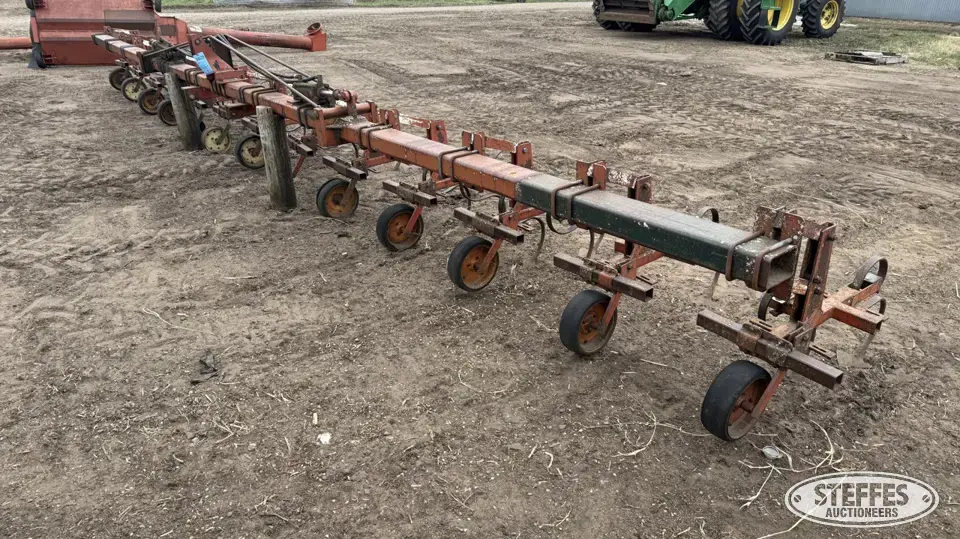 Westgo row crop cultivator