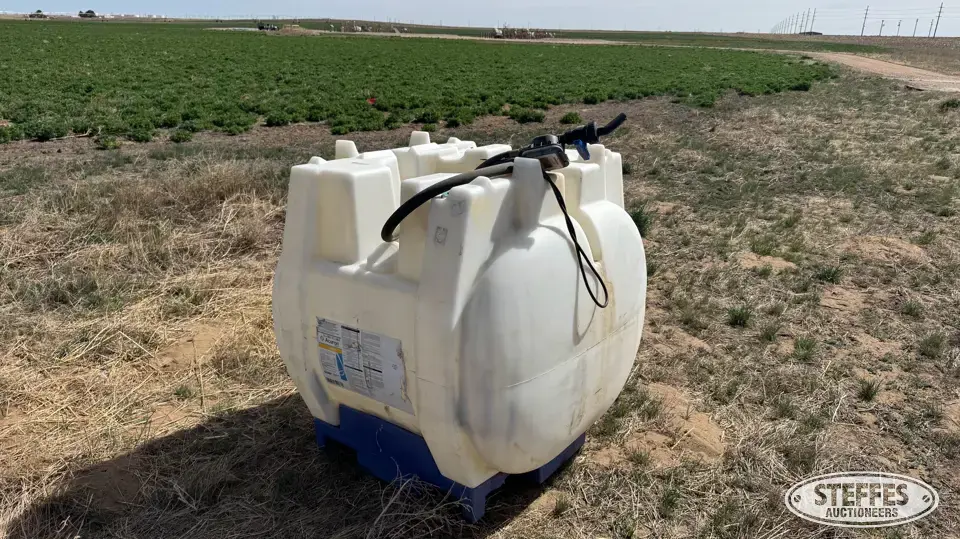 220 gal. poly chemical tank Liquid Fertilizer Tank