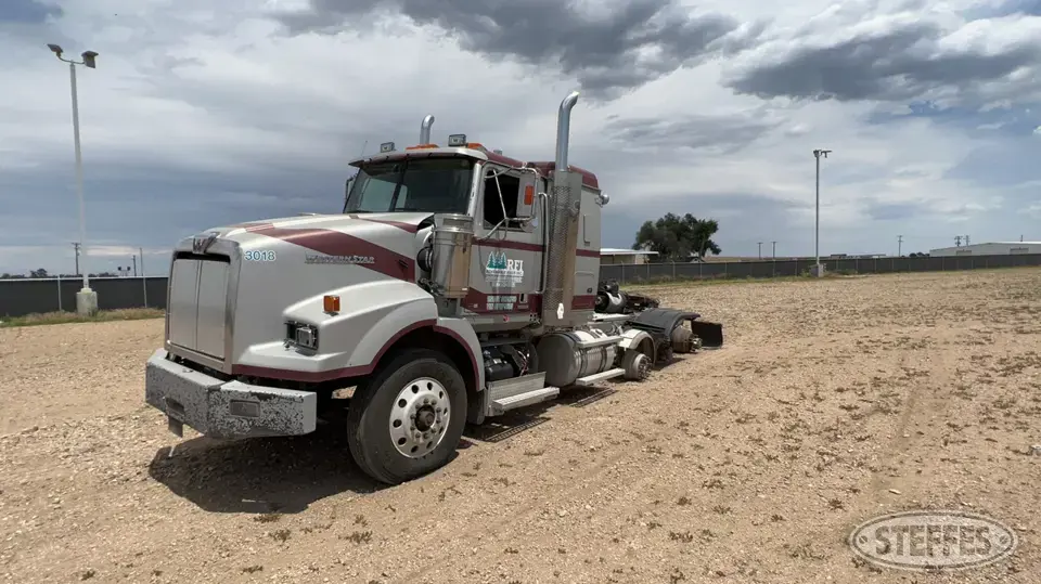 2012 Western Star 4900SB Conventional Truck with Sleeper