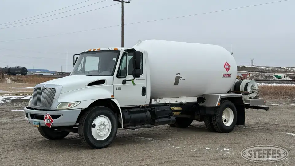 2003 International 4300 Tank Truck