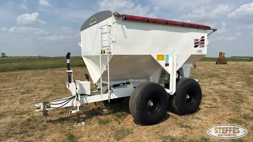 2013 Simonsen SMC2584 Pull-Type Dry Spreader