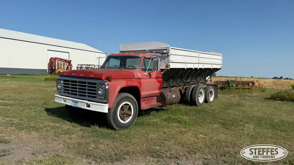 1976 Ford F-750 Grain Truck