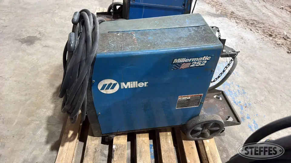 Miller Millermatic 252 Welding