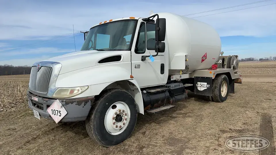 2005 International 4300 Tank Truck