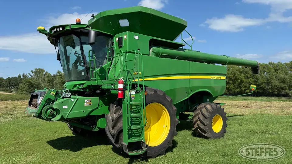 2013 John Deere S680 Combine