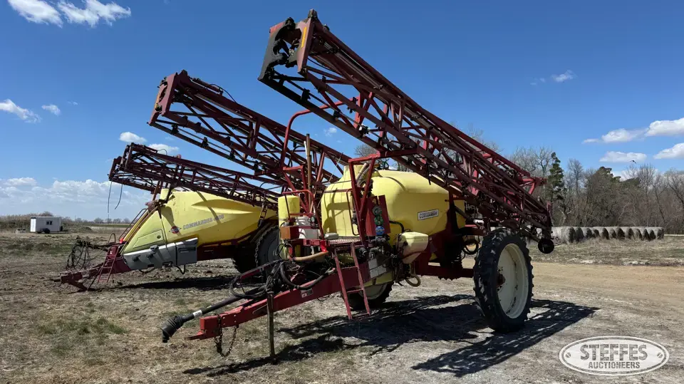 Hardi Commander 1200 Pull-Type Sprayer