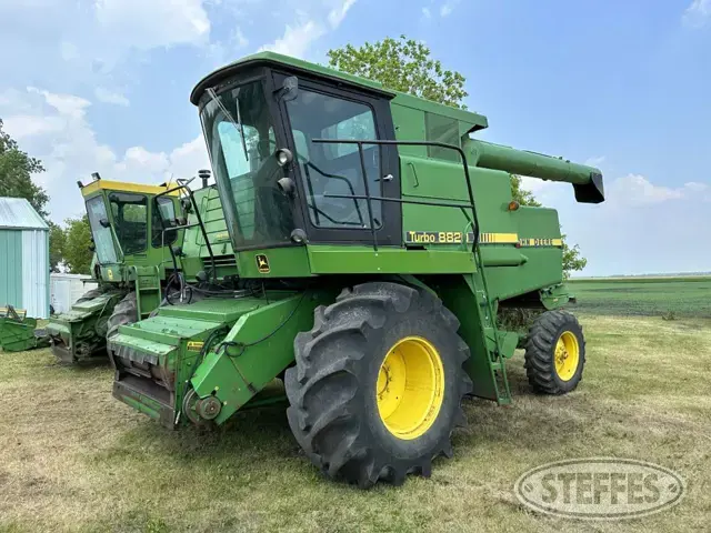 1982 John Deere 8820