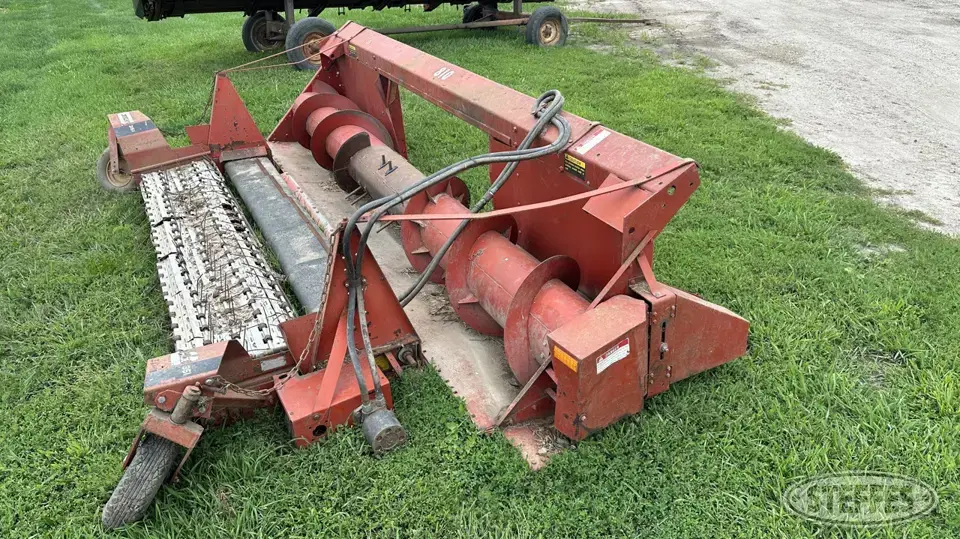 International 810 Pickup Head