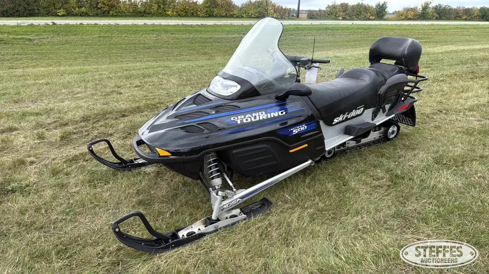 2002 Ski-Doo Grand Touring 500 Snowmobile
