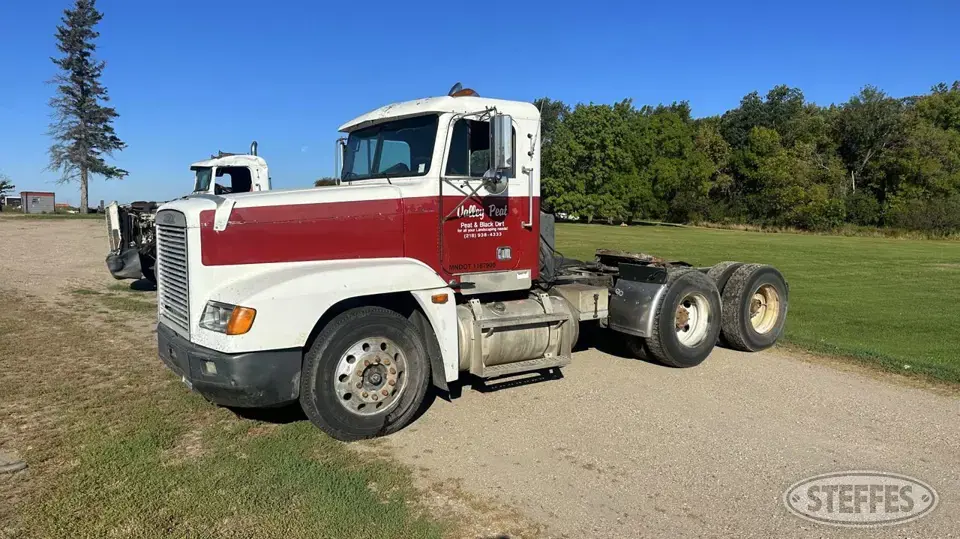 1995 Freightliner FLD120 Conventional Truck without Sleeper