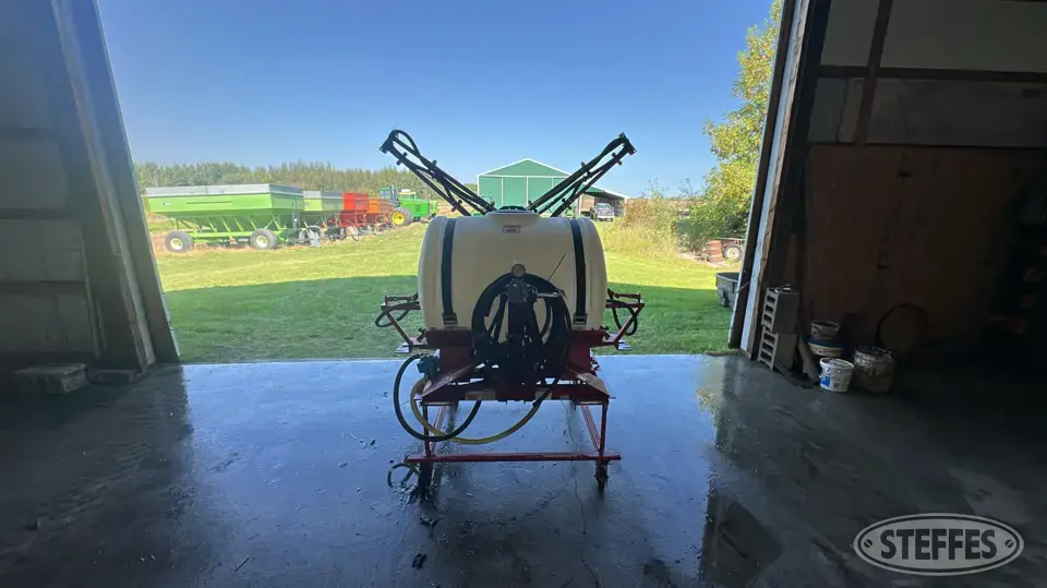 Demco 3 pt. sprayer Pull-Type Sprayer