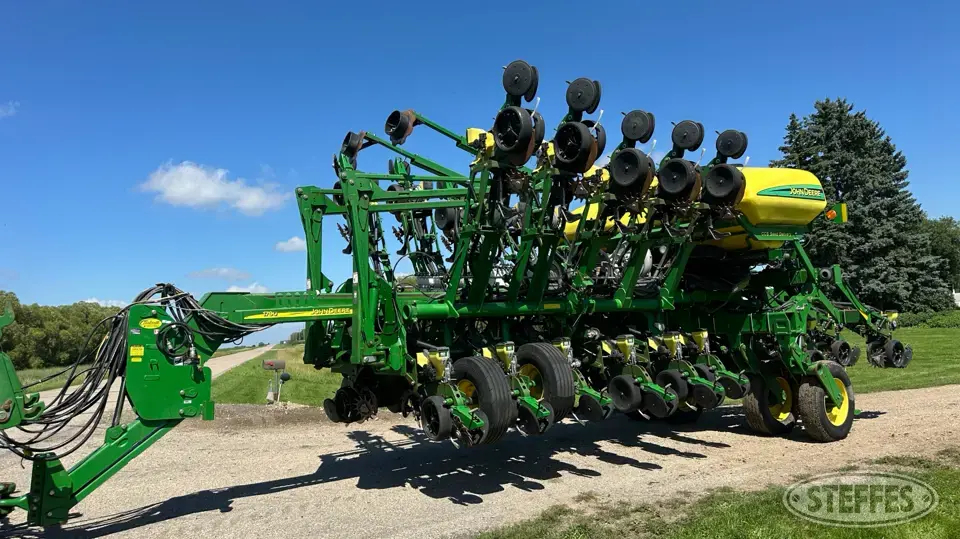 2007 John Deere 1790 12 or More Row Planter