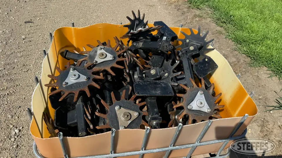 (12) Dawn screw adj. row cleaners Ag Equipment Part