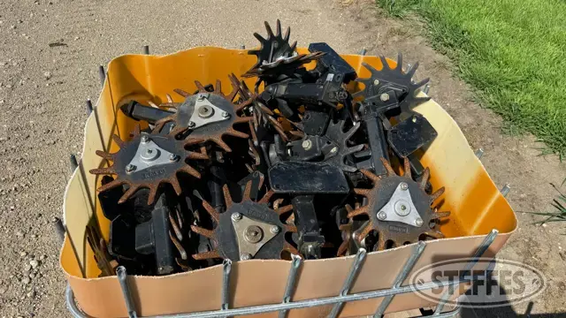 (12) Dawn screw adj. row cleaners