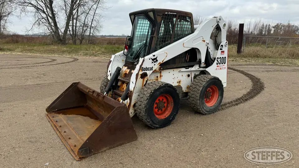 2004 Bobcat S300 Wheeled Skid Steer