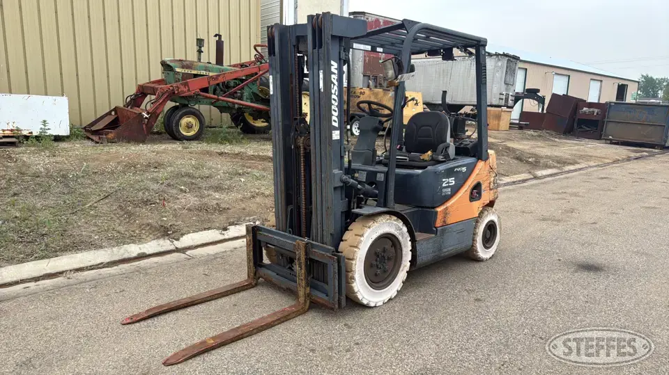 Doosan G25E Warehouse Forklift
