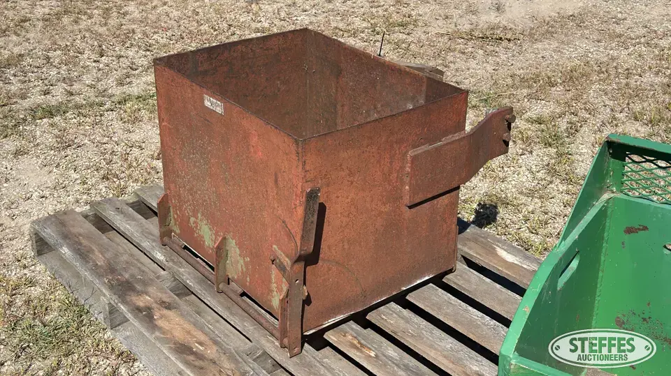 K&M rock box Farm Support Item