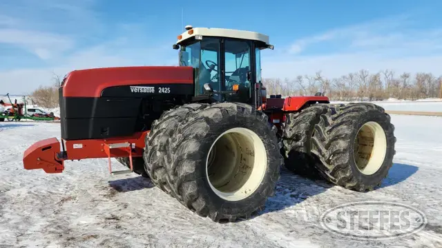 2005 Versatile 2425