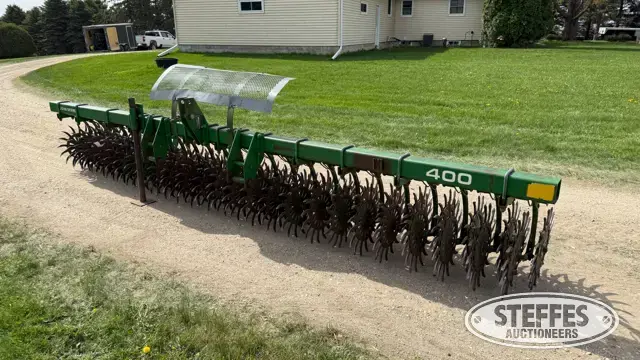 John Deere 400
