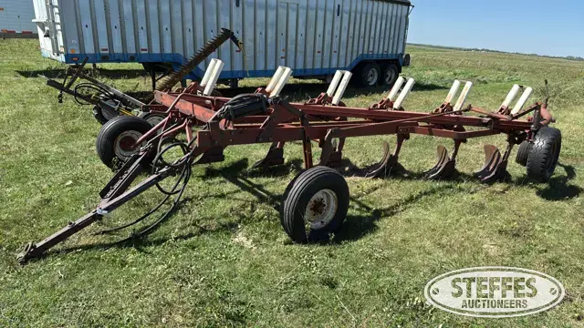 International 770