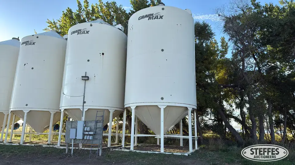 Meridian Grain Max MGM4000 Hopper Bin