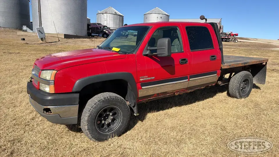 2004 Chevrolet Silverado 2500 HD 3 Quarter Ton Pickup